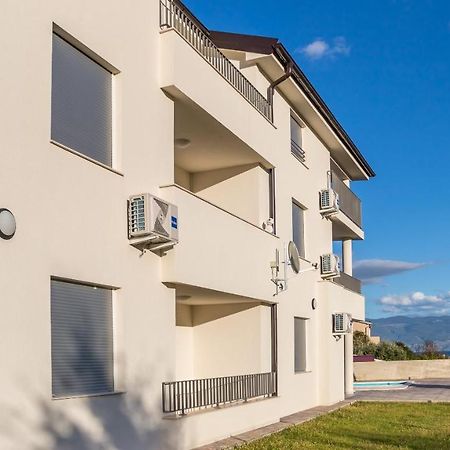 Apartment Lana Baska  Bagian luar foto